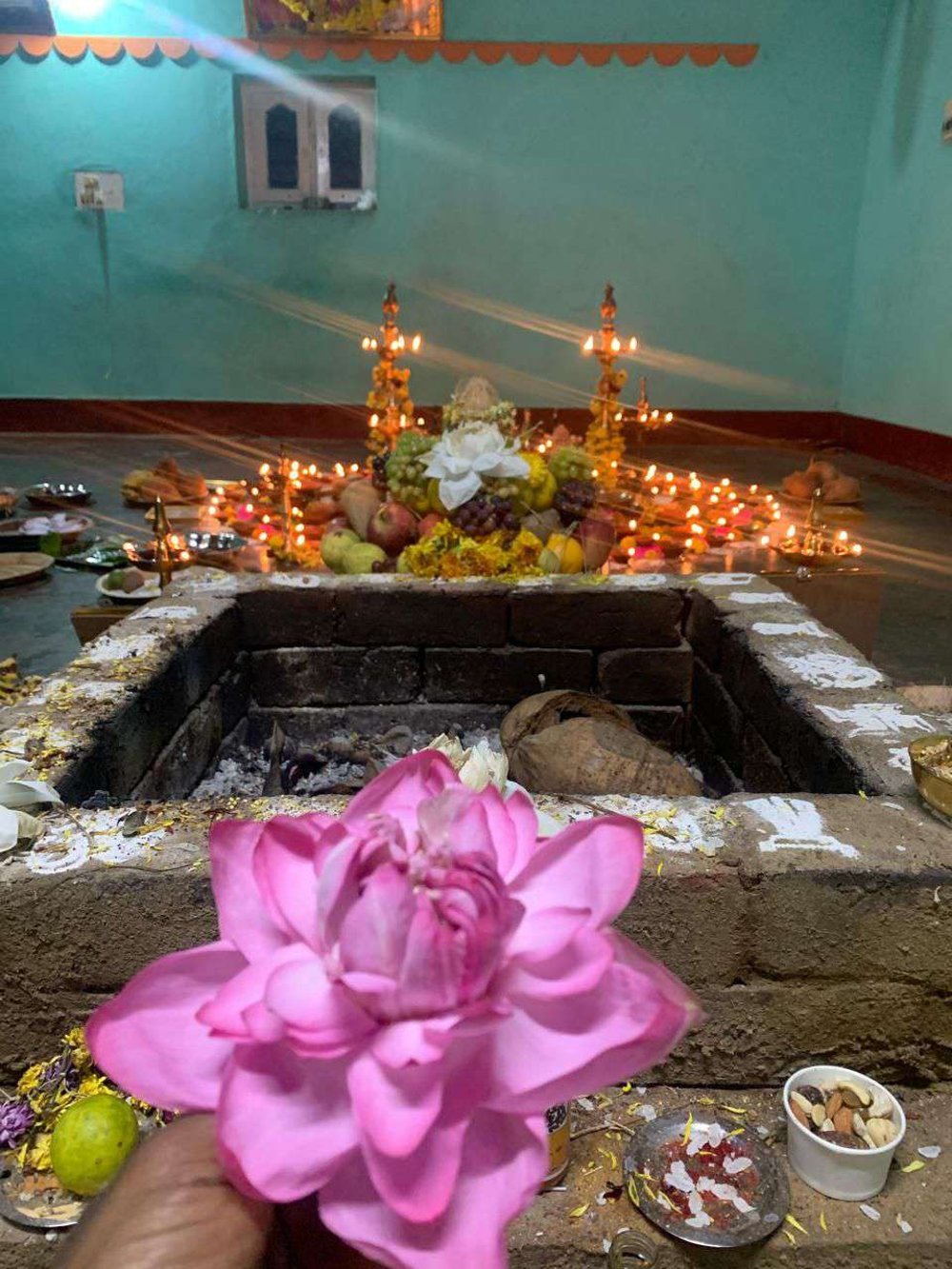 Traditional pooja ritual at Sreeguru Arulvel Siddamarma Ayurveda Ashrama